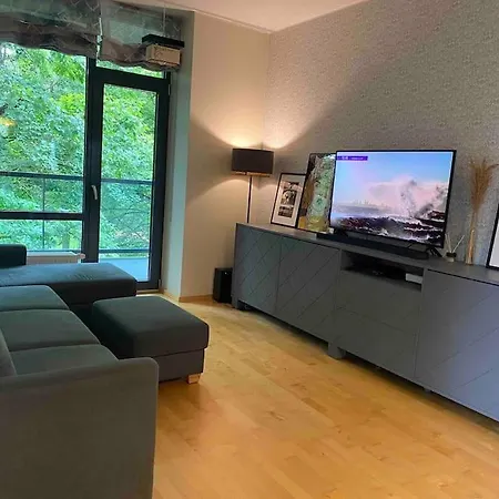 Spacious 2-bedroom With A Park View *